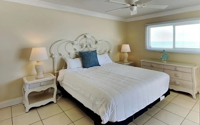 photo 4 of Regency Towers 505 - One Bedroom Condo