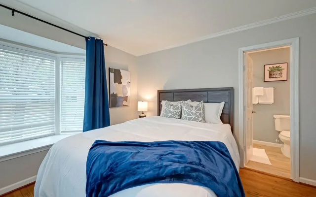 photo 4 of Relax Central in Houston, 10 Mins to Galleria, Work-cation, 4 Bdrms, 3 Baths