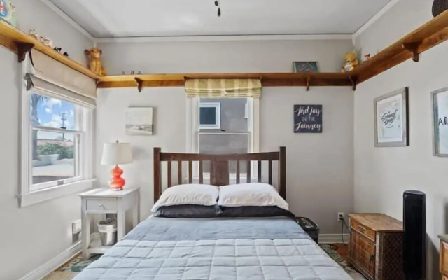 photo 4 of Relax & Getaway - Chic Belmont Shore Duplex