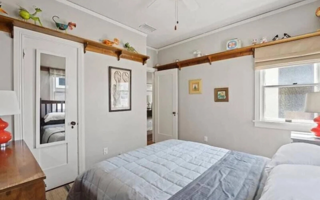 photo 5 of Relax & Getaway - Chic Belmont Shore Duplex