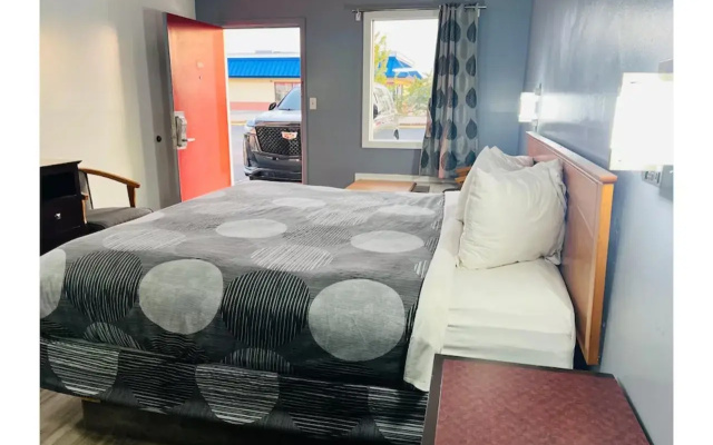 photo 4 of Relax Inn