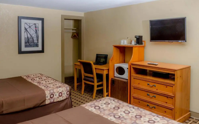 photo 3 of Relax Inn