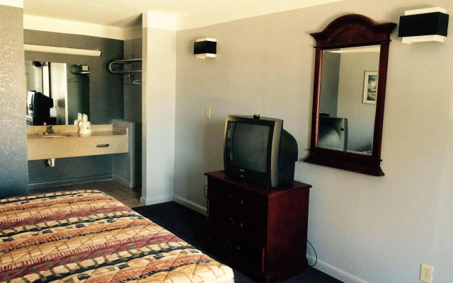 photo 3 of Relax Inn