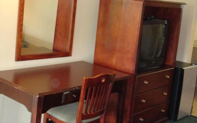 photo 2 of Relax Inn Charlotte
