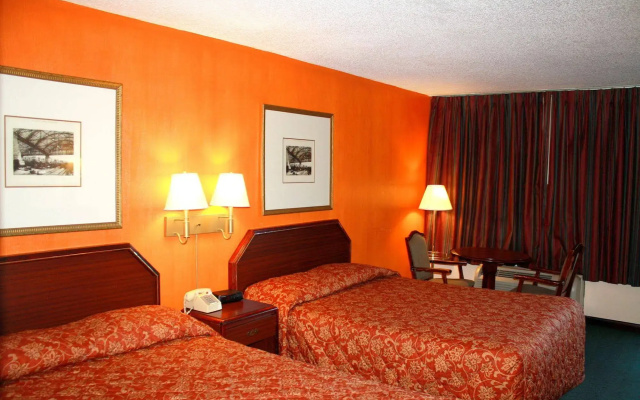 photo 2 of Rodeway Inn Monroe