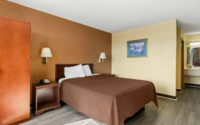 photo 5 of Rodeway Inn Monroe