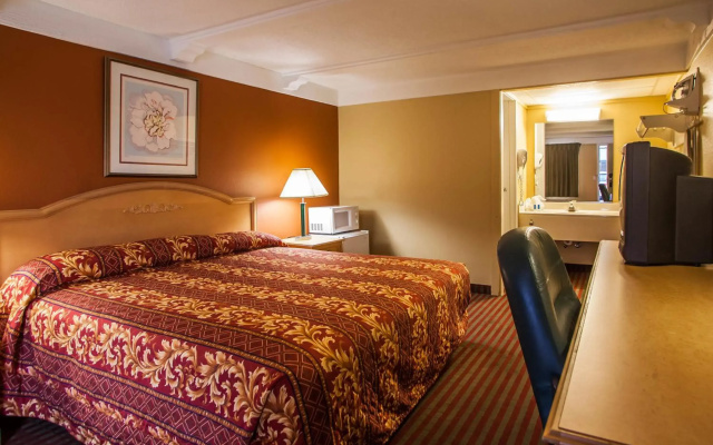 photo 3 of Relax Inn Saint Charles