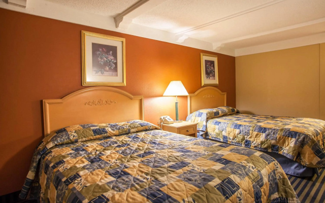 photo 4 of Relax Inn Saint Charles