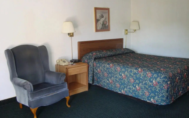 photo 4 of Relax Inn Warrenton