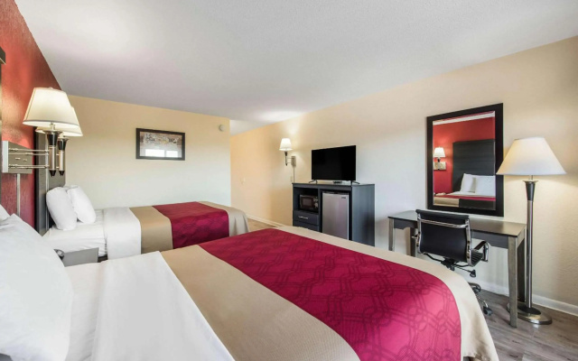 photo 2 of Econo Lodge Waynesville