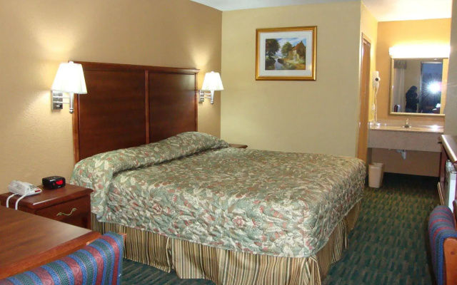 photo 3 of Drakes Creek Inn