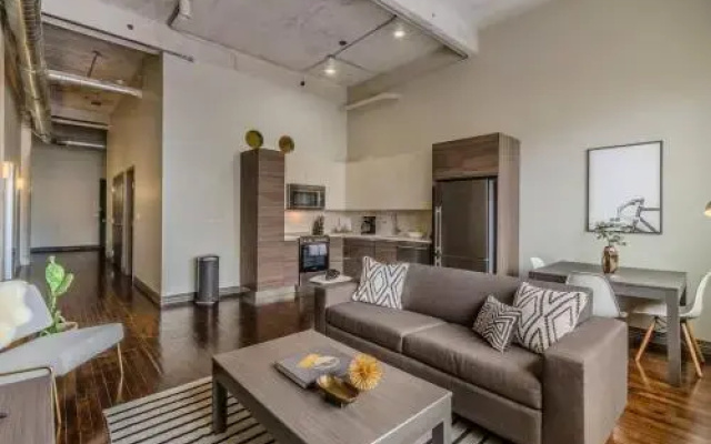 photo 4 of Relaxing 1 Bed, 1 Bath Dallas Downtown Apartment
