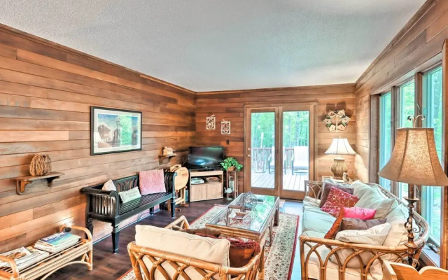 photo 4 of Relaxing Eagle Rock Resort Home - 1 Block to Lake!
