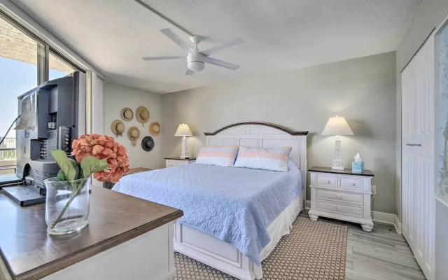 photo 3 of Relaxing Hudson Condo Steps From the Pool!