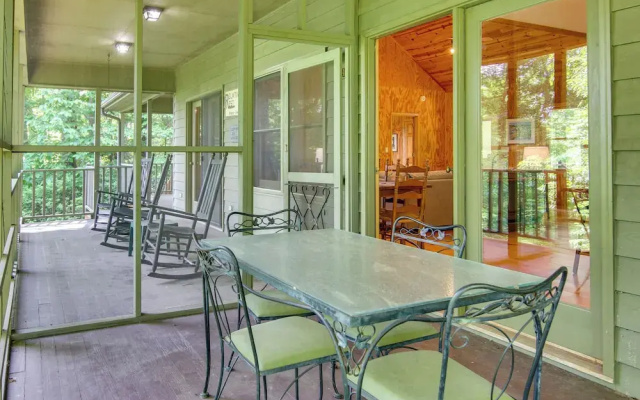 photo 3 of Relaxing Saluda Home Near Waterfall Trails!