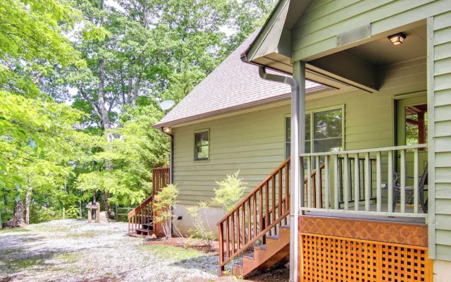 photo 5 of Relaxing Saluda Home Near Waterfall Trails!