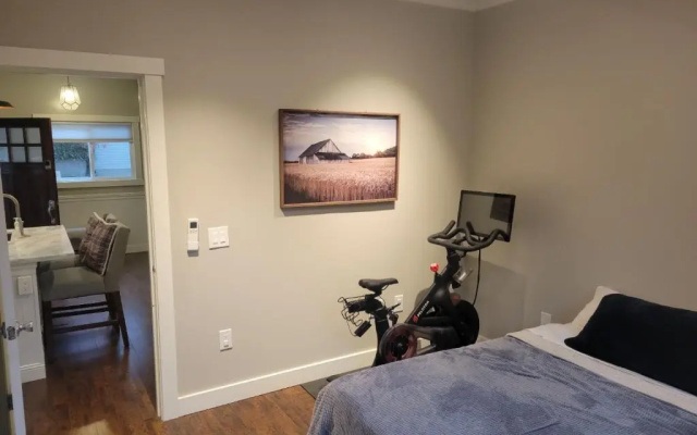 photo 2 of Remodeled 2-Bedroom Unit in Fremont w/ Luxe Bathrooms