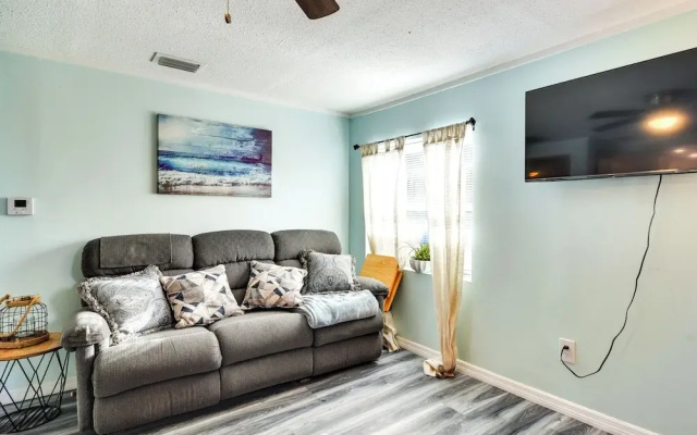photo 2 of 3 Mi to Beach: Remodeled Seminole Apt w/ Yard!