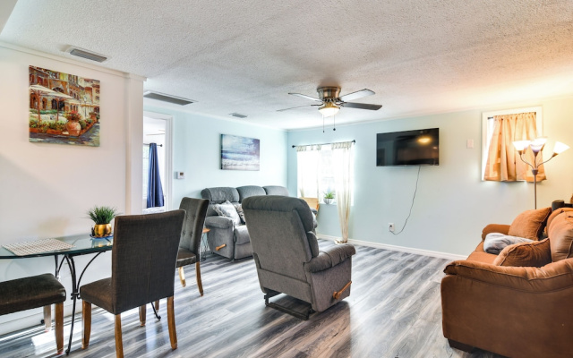 photo 3 of 3 Mi to Beach: Remodeled Seminole Apt w/ Yard!