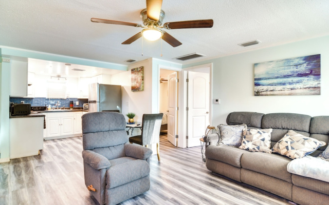 photo 5 of 3 Mi to Beach: Remodeled Seminole Apt w/ Yard!