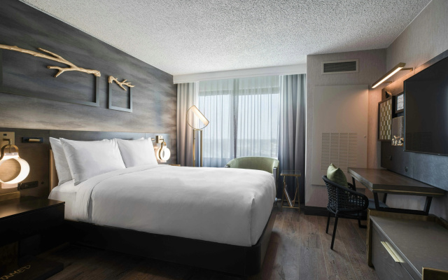 photo 3 of Renaissance Chicago North Shore Hotel