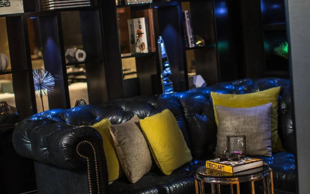 photo 2 of Renaissance Cincinnati Downtown Hotel