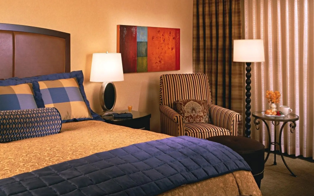 photo 4 of Renaissance Dallas