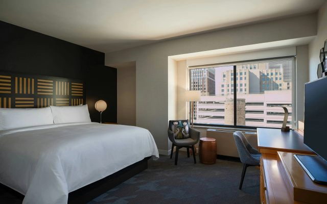 photo 3 of Renaissance Des Moines Savery Hotel