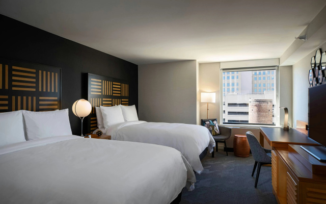 photo 4 of Renaissance Des Moines Savery Hotel