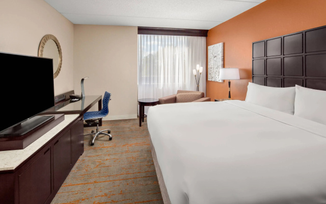 photo 2 of Renaissance Indianapolis North Hotel