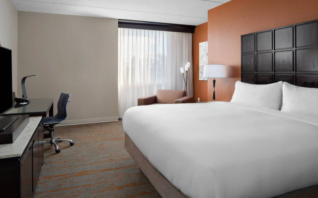 photo 4 of Renaissance Indianapolis North Hotel