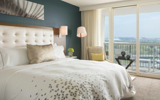 photo 5 of Renaissance Meadowlands Hotel