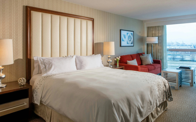 photo 3 of Renaissance Newark Airport Hotel