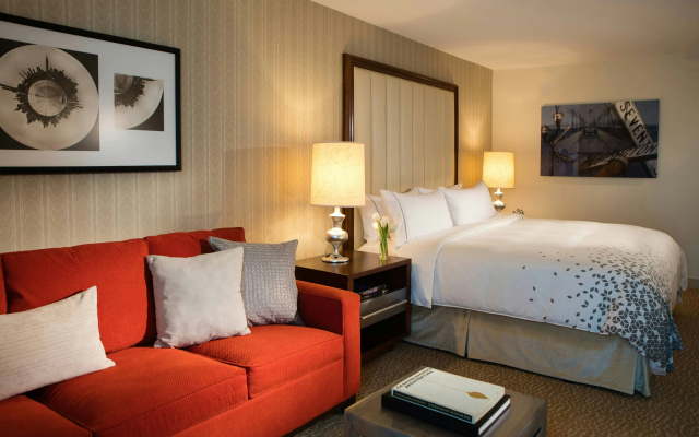 photo 5 of Renaissance Newark Airport Hotel