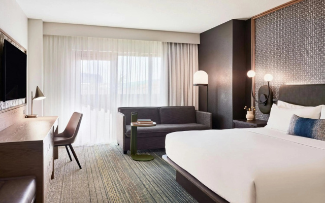 photo 3 of Renaissance® Phoenix Glendale Hotel & Conference Center