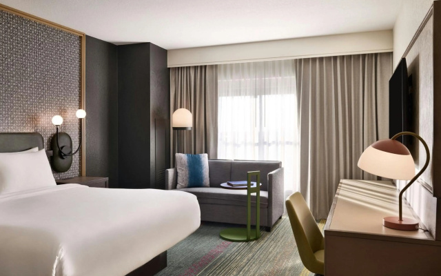 photo 4 of Renaissance® Phoenix Glendale Hotel & Conference Center