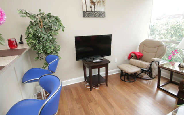 photo 3 of Renaissance Properties - 2040 Market Street