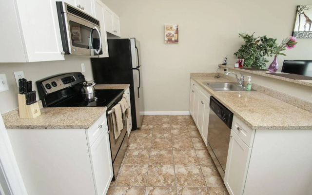 photo 5 of Renaissance Properties - 2040 Market Street