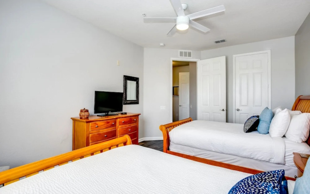 photo 4 of Renata's Waterscape Deluxe 3 Bedroom Condo by RedAwning