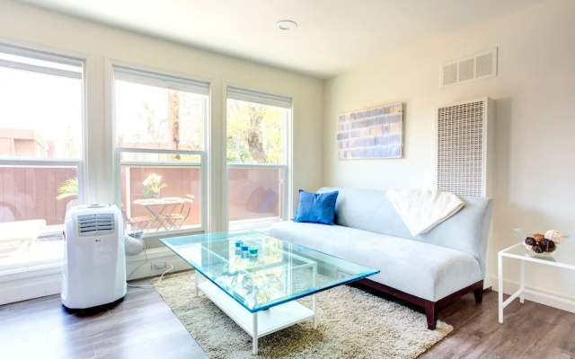 photo 4 of 1 Bedroom near Hollywood Sights