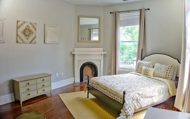 photo 4 of Renovated 2BR Savannah Home