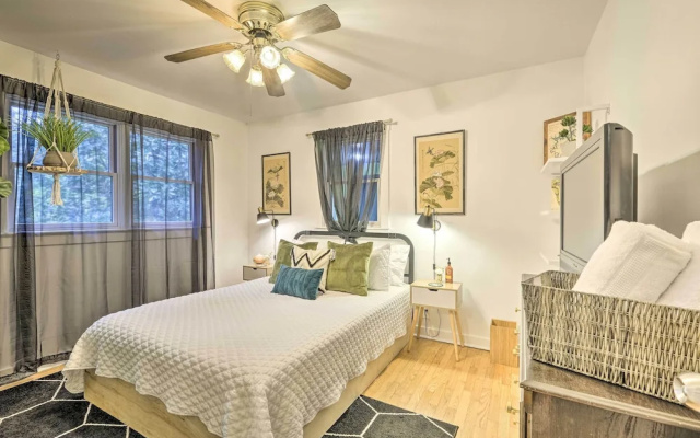 photo 4 of Renovated Eureka Springs Home - 1 Mi to Downtown!