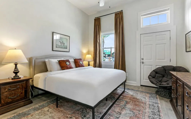 photo 2 of Renovated Historic 4BR House Near Magazine St & Uptown
