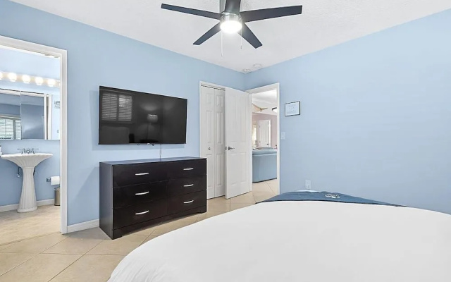 photo 4 of Renovated Quiet All King Bed Suites