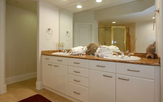 photo 4 of Renovated Three Bedroom - Unit Crb0211
