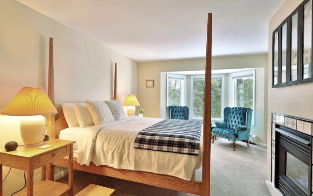 photo 3 of Rent An Inn! Takeover The Birch Ridge W/ Your Group. Mountain Lodge: 11 Rooms, Bar, Fireplace. 28ppl 11 Bedroom Home