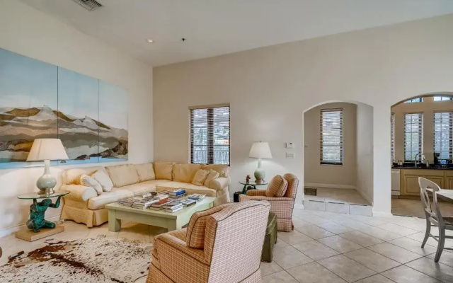 photo 3 of Residence at Rosemary Square