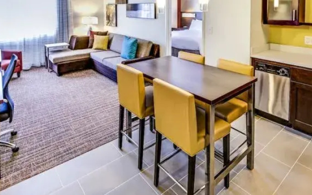 photo 2 of Residence Inn by Marriott Akron South / Green