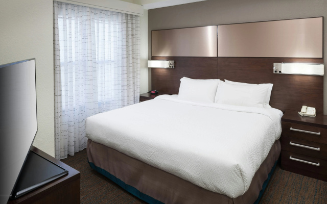 photo 3 of Residence Inn by Marriott Kansas City Country Club Plaza