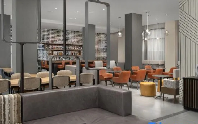 photo 2 of Residence Inn New York Queens